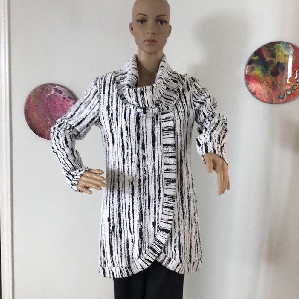 Blondie size small tunic. Handmade . Black and White